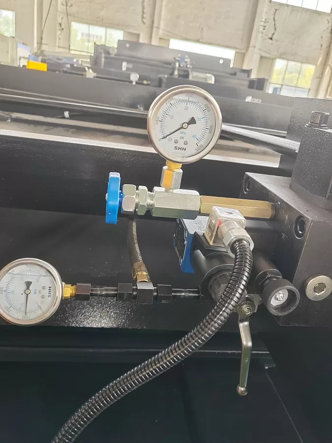 Гильотина гидравлическая Stalex HSB 2500x8